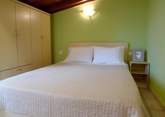 Akti House Psarogiannis Apartments & Studios